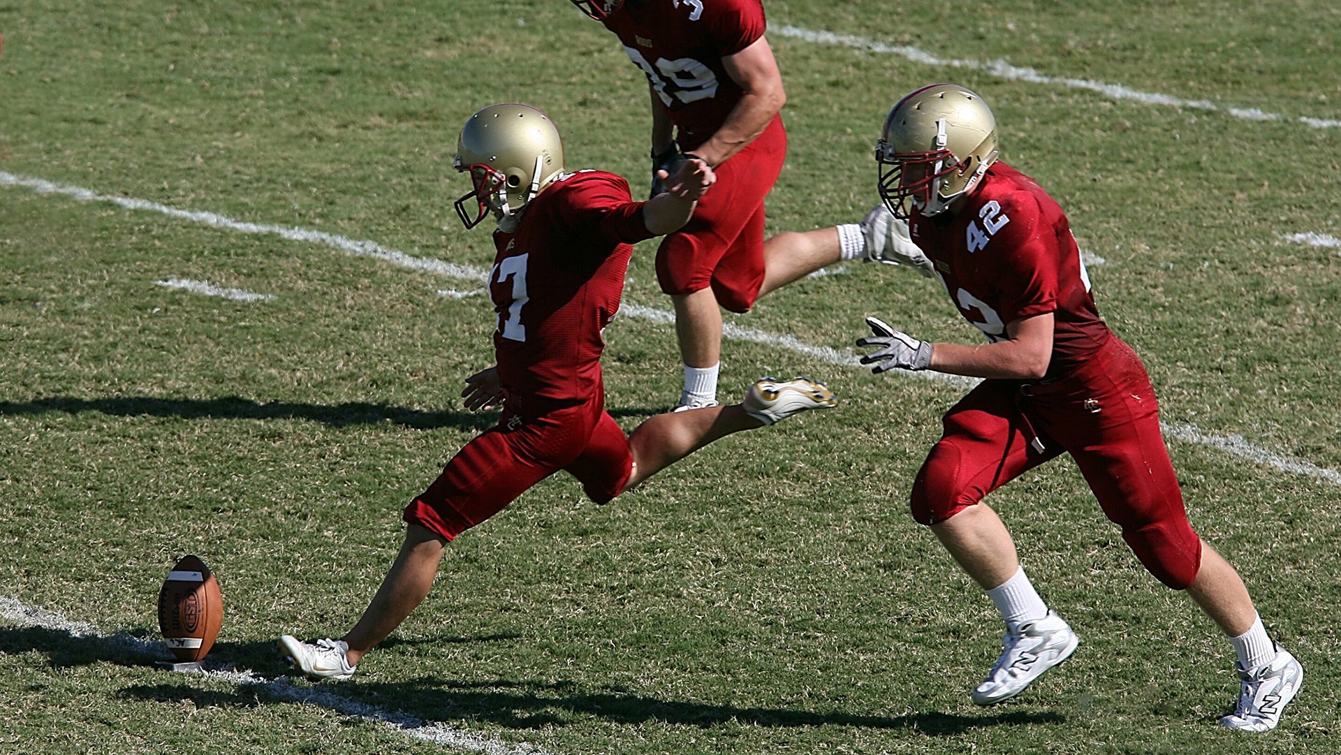 “校园足球联盟成立，共同推动青少年足球发展”，校园足球联赛好处